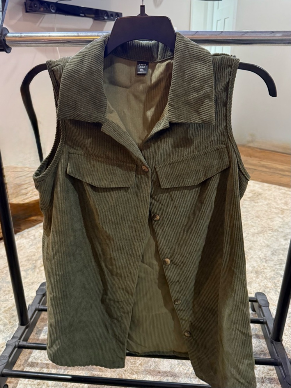 SHEIN Curve Olive Green Corduroy Button Vest